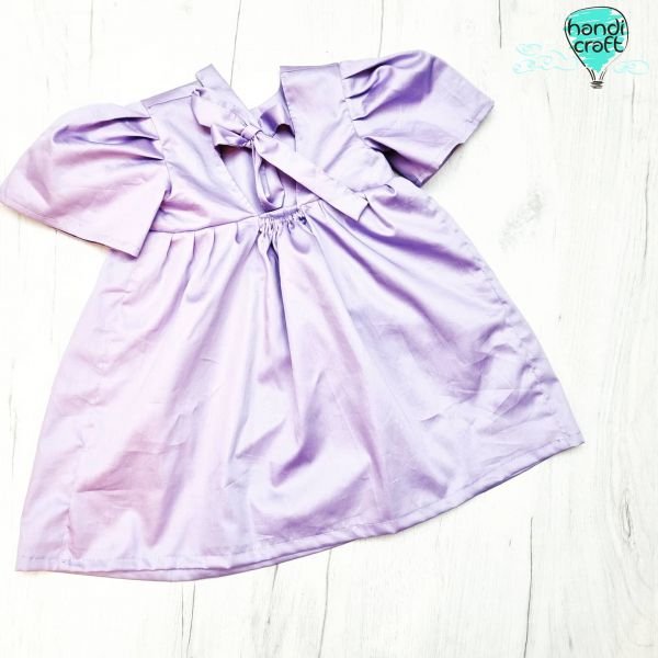 საბავშვო კაბა ვარდისფერი იასამნისფერში