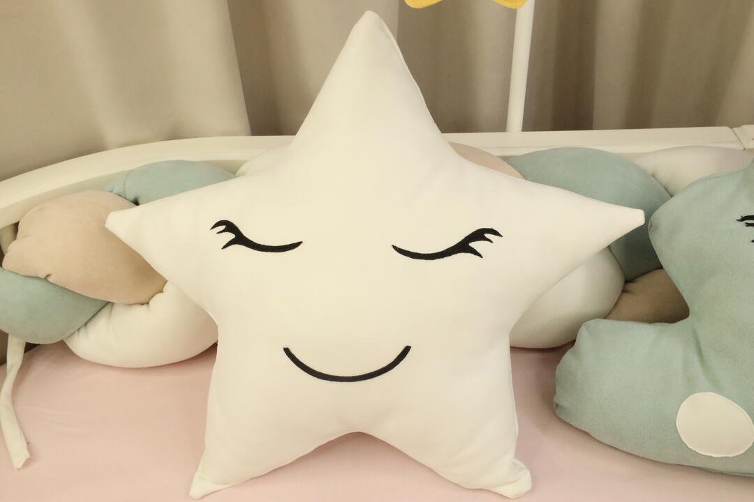 ბავშვის საწოლის ბამპერი სამ ფერში