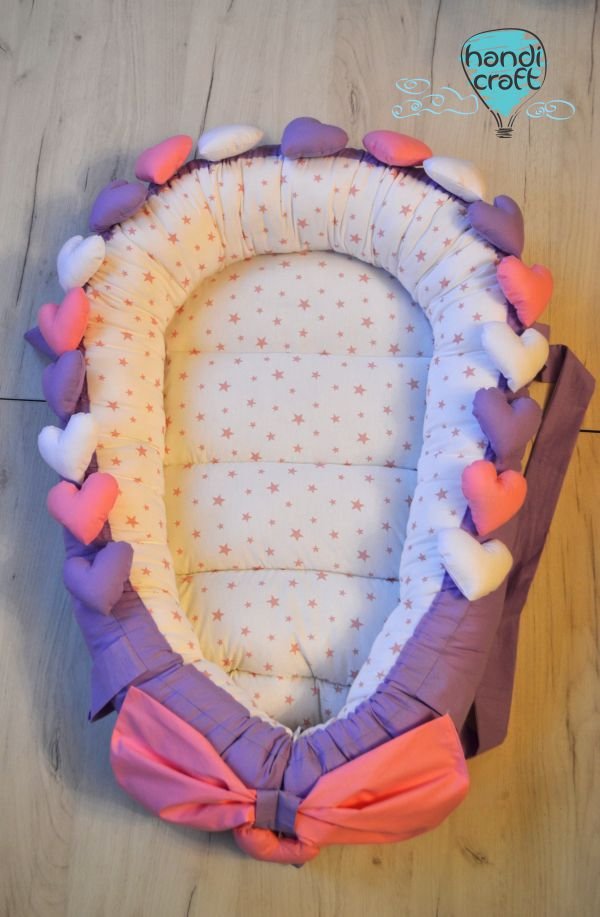 გამოსაყვანი ბუდე გულებით და ვარსკვლავებით