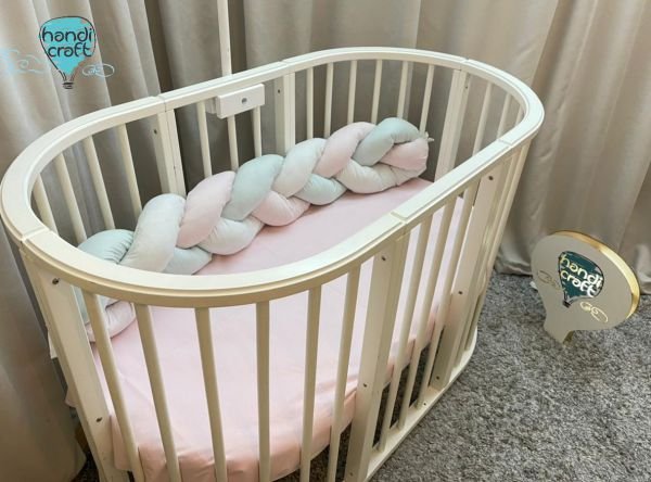 ბავშვის საწოლის ბამპერი ღია ფერებში