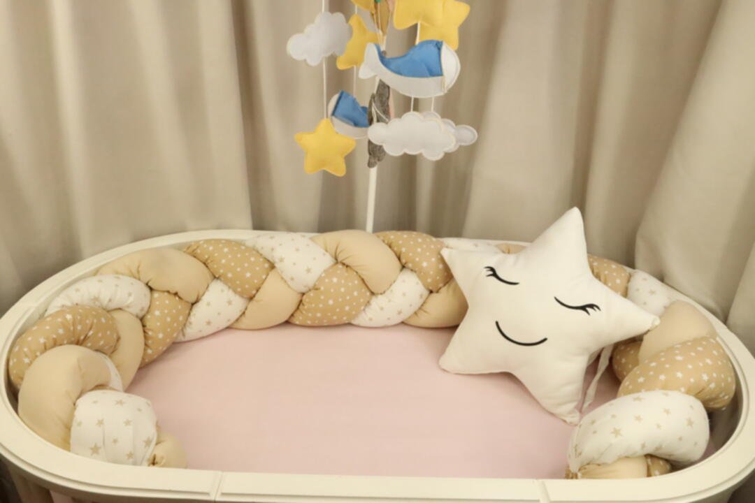 ბავშვის საწოლის ბამპერი ვასკვლავებიანი