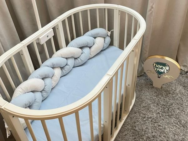 ბავშვის საწოლის ბამპერი ცისფერი და თეთრი