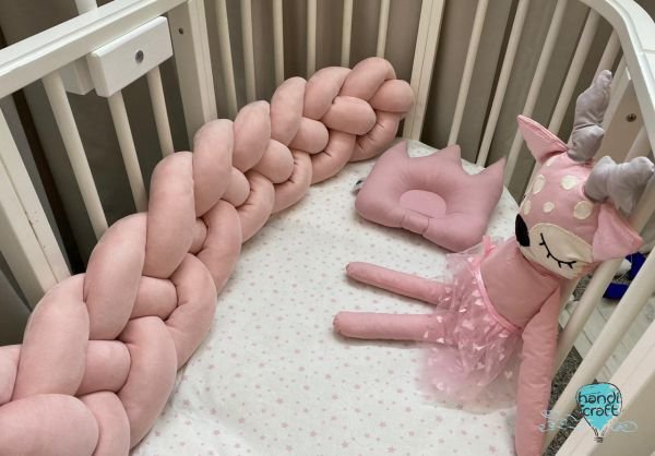 ბავშვის საწოლის ბამპერი ვარდისფერი ოთხიანი