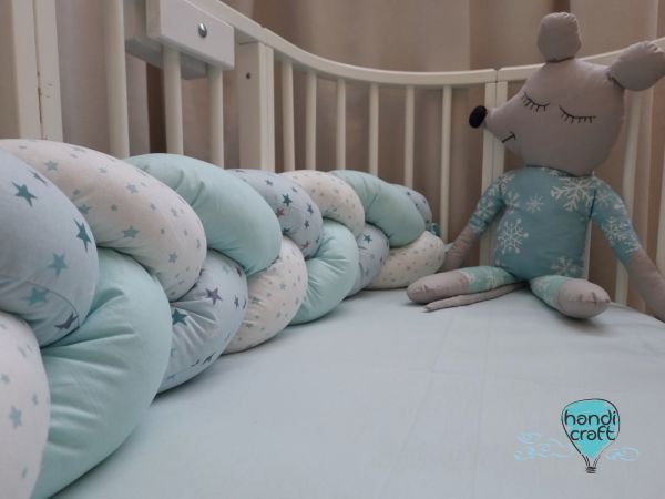 ბავშვის საწოლის ბამპერი მენთოლისფერი ვარსკვლავებით