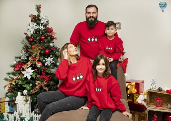 საახალწლო პულოვერი მწვანე გნომების ნაქარგით